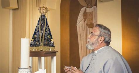 Assista ao Terço de Aparecida com Padre Antonio Maria! .